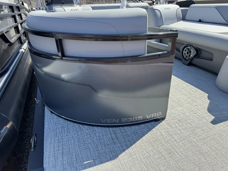 Slide: The Image of Avalon Venture 85 23 REAR BENCH-140HP 2026 - 2