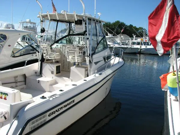Slide: The Image of Grady-White 274 Sailfish 2000 - 2