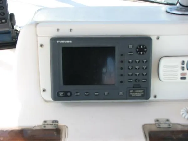 Slide: The Image of Grady-White 274 Sailfish 2000 - 6