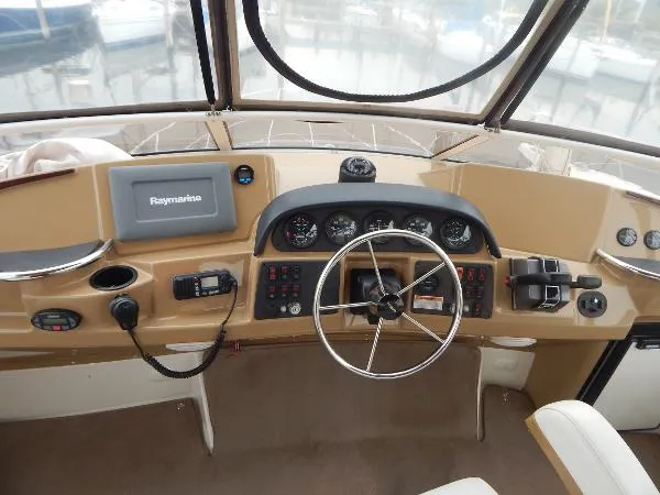 Slide: The Image of Carver Yachts 366 Motor Yacht 2004 - 7