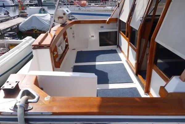 Slide: The Image of Bayliner 4550 Pilothouse Motoryacht 1986 - 6