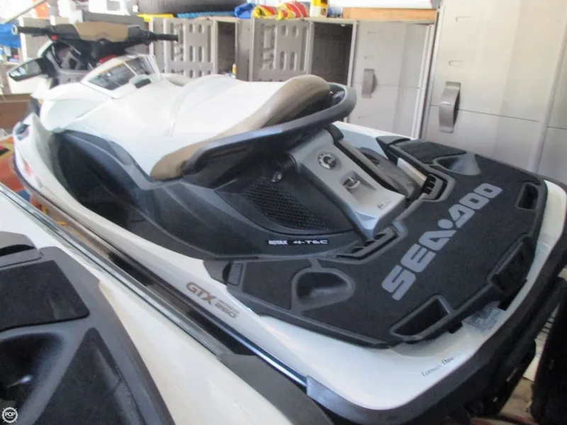 Slide: The Image of Sea-Doo 2 GTX Limited iS 260 PWCs 2012 - 4