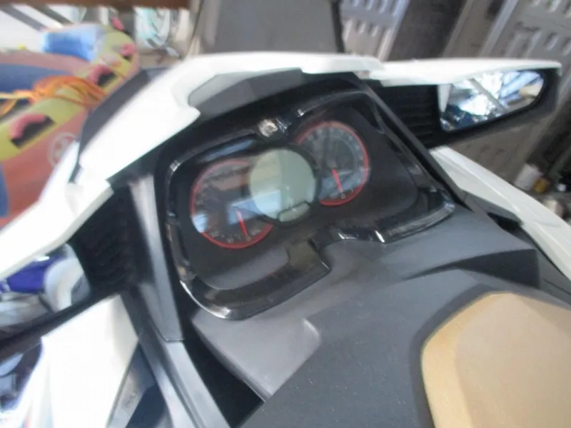 Slide: The Image of Sea-Doo 2 GTX Limited iS 260 PWCs 2012 - 6