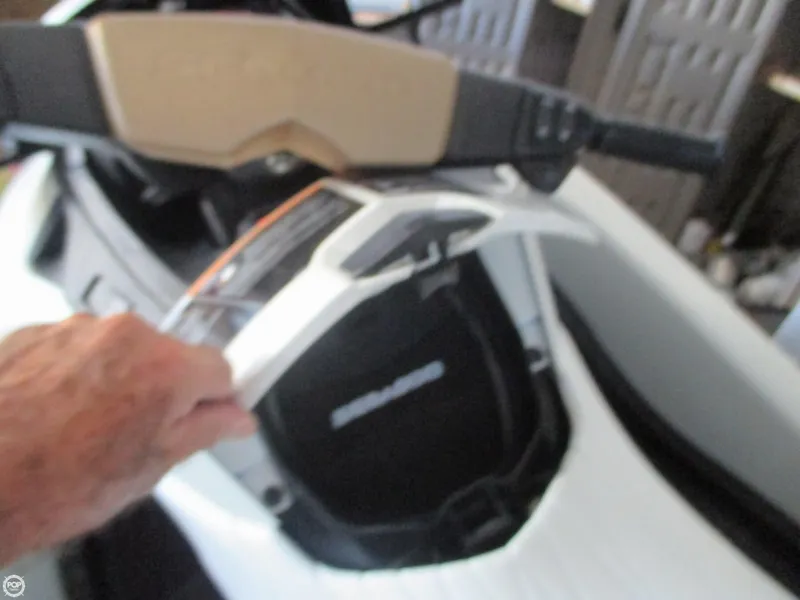 Slide: The Image of Sea-Doo 2 GTX Limited iS 260 PWCs 2012 - 8