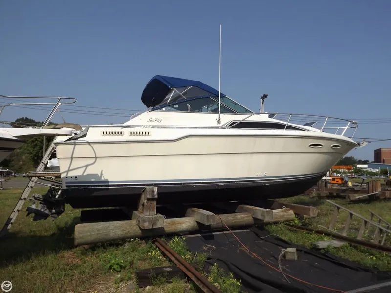 Slide: The Image of Sea Ray 300 Express Cruiser 1986 - 2