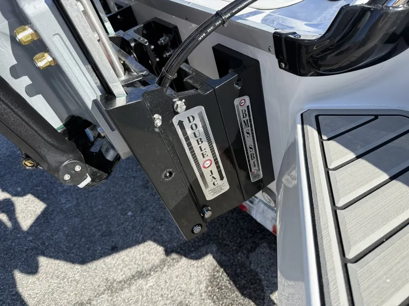 Slide: The Image of Tidewater 2700 Carolina Bay TWIN 300S-ONYX PKG 2026 - 7