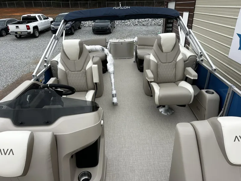 Slide: The Image of Interior of 2026 Avalon LSZ Quad Lounge with luxurious seating. - 9