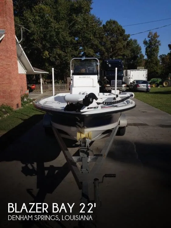Slide: The Image of Blazer 2200 Bay Center Console 2013 - 0