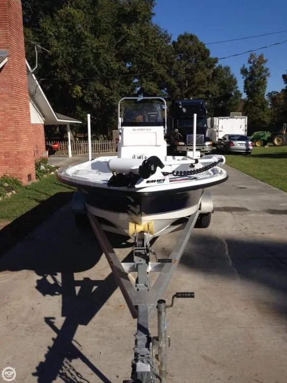 Slide: The Image of Blazer 2200 Bay Center Console 2013 - 1