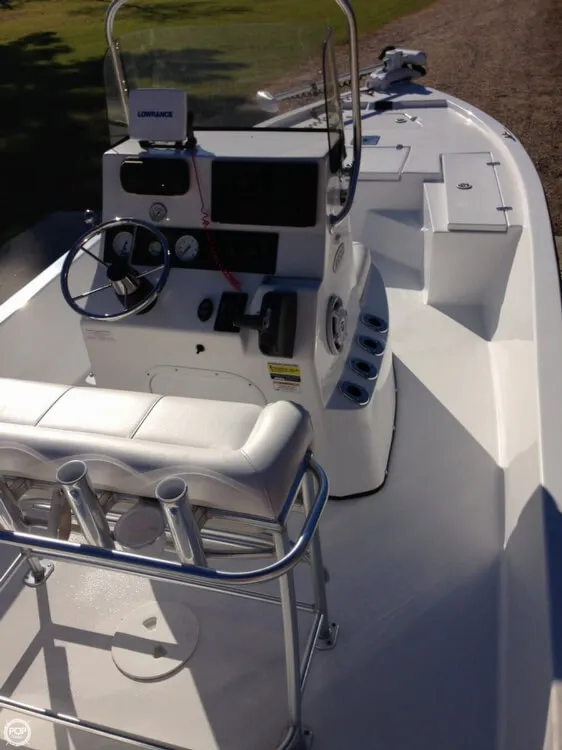 Slide: The Image of Blazer 2200 Bay Center Console 2013 - 5