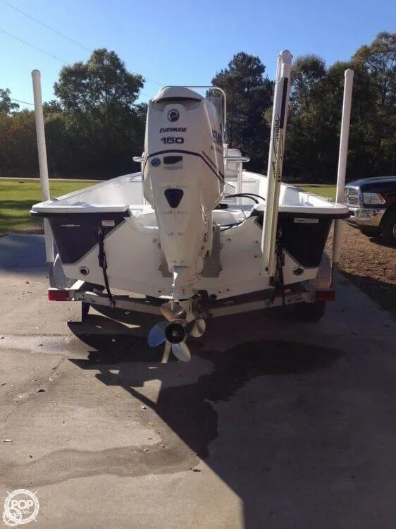 Slide: The Image of Blazer 2200 Bay Center Console 2013 - 9