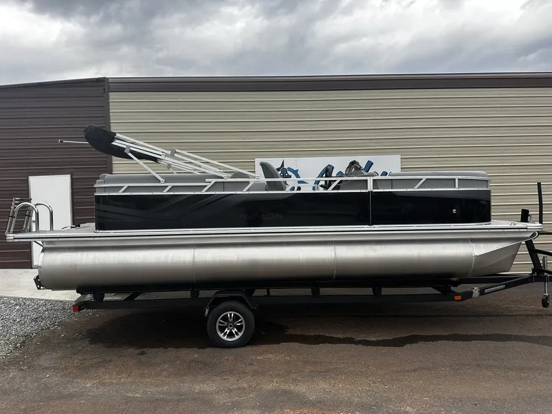 The Image of Avalon VLS 23 QUAD LOUNGER-140HP 2026 - 1