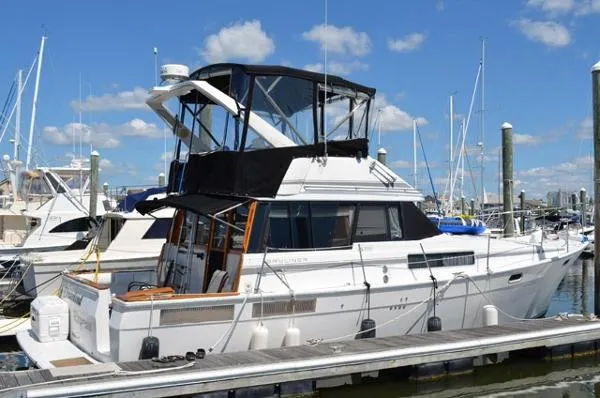 Slide: The Image of Bayliner 3888 Flybridge Motor Yacht 1990 - 0