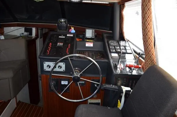 Slide: The Image of Bayliner 3888 Flybridge Motor Yacht 1990 - 3