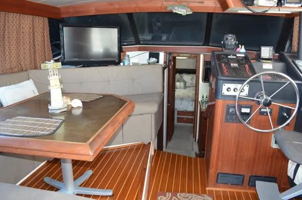 Slide: The Image of Bayliner 3888 Flybridge Motor Yacht 1990 - 4