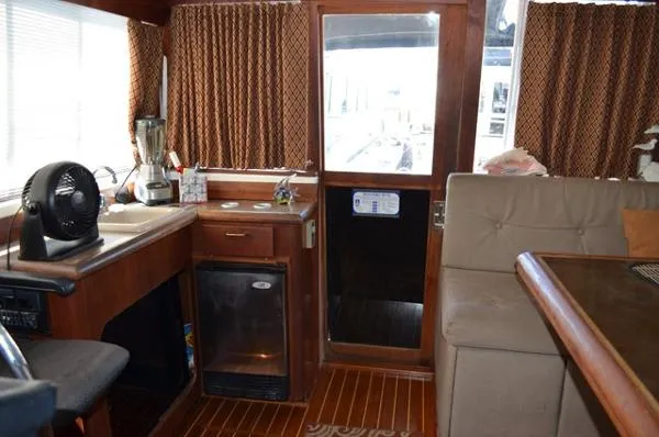 Slide: The Image of Bayliner 3888 Flybridge Motor Yacht 1990 - 5