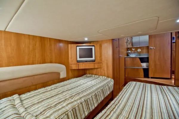 Slide: The Image of Tiara 4300 Sovran 2007 - 11
