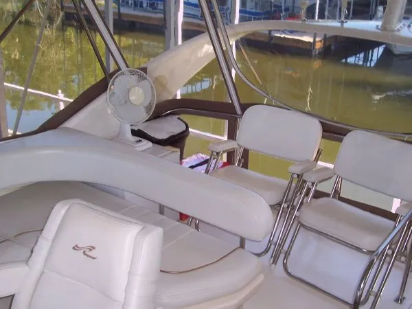 Slide: The Image of Sea Ray 400 Sedan Bridge 1997 - 4