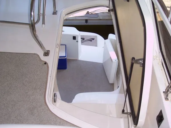 Slide: The Image of Sea Ray 400 Sedan Bridge 1997 - 5