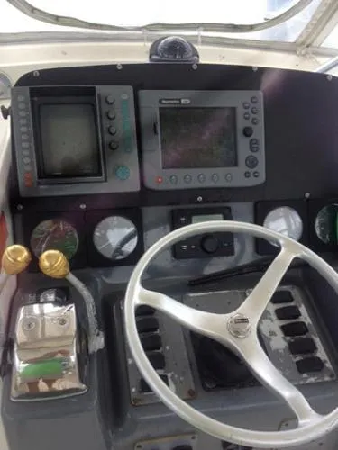 Slide: The Image of Pursuit 3000 Offshore 1997 - 7
