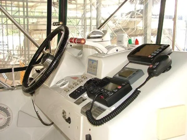 Slide: The Image of Mainship Flybridge 1995 - 10