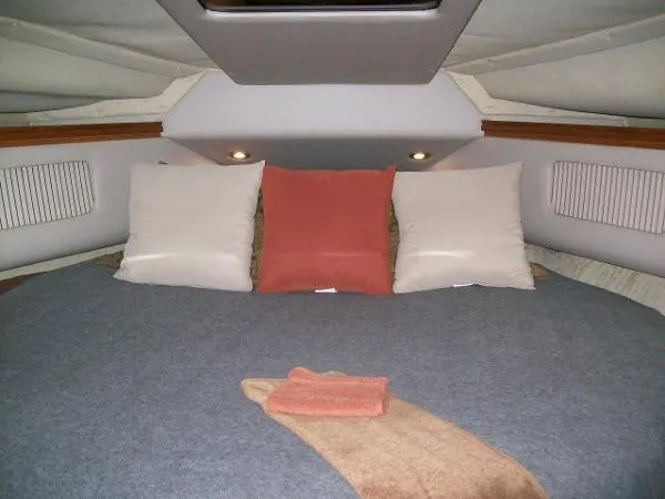 Slide: The Image of Cruisers 3670 Esprit 1989 - 4