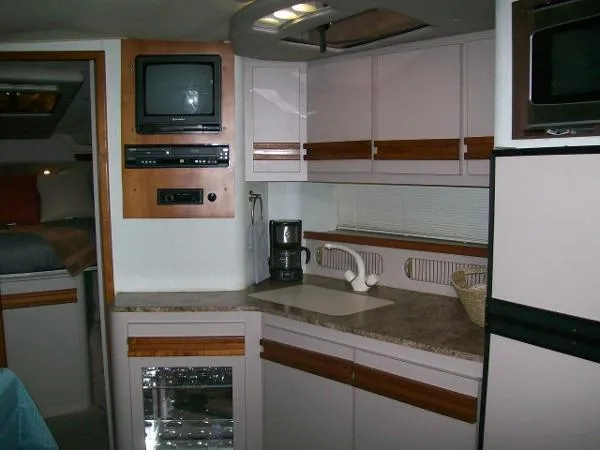 Slide: The Image of Cruisers 3670 Esprit 1989 - 7