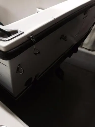 Slide: The Image of Albin 26 Center Console 2006 - 4