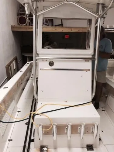 Slide: The Image of Albin 26 Center Console 2006 - 9