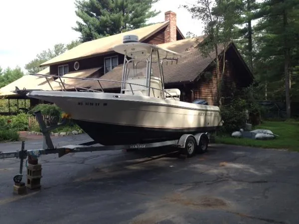 Slide: The Image of Key West 2300 Center Console 2008 - 3