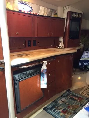Slide: The Image of Sea Ray 320 Sundancer 2003 - 11