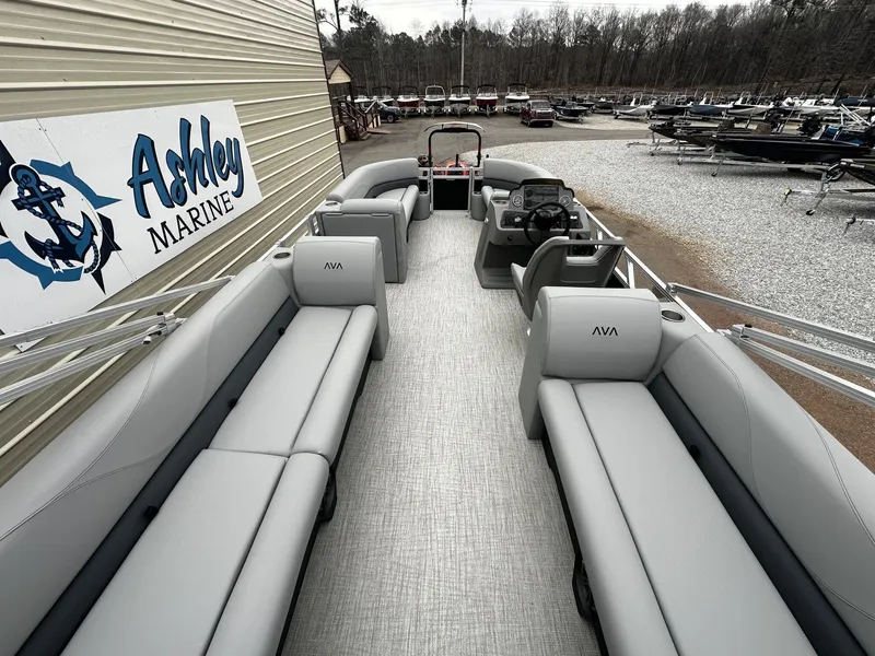 Slide: The Image of Avalon VLS 23 QUAD LOUNGER-140HP 2026 - 3