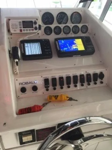 Slide: The Image of Robalo 2440 Walkaround 1994 - 3