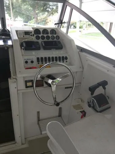 Slide: The Image of Robalo 2440 Walkaround 1994 - 5