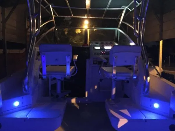 Slide: The Image of Robalo 2440 Walkaround 1994 - 9