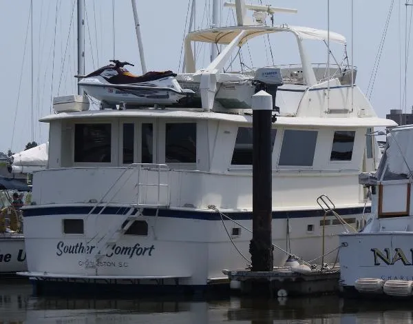 Slide: The Image of Hatteras 61 Motor Yacht 1985 - 4