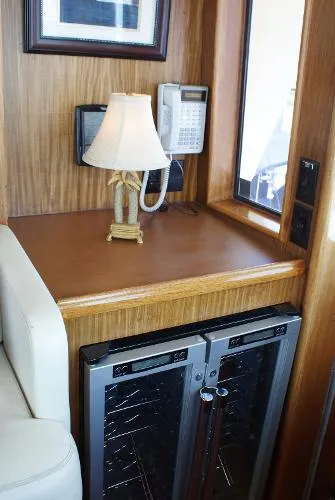Slide: The Image of Hatteras 61 Motor Yacht 1985 - 9