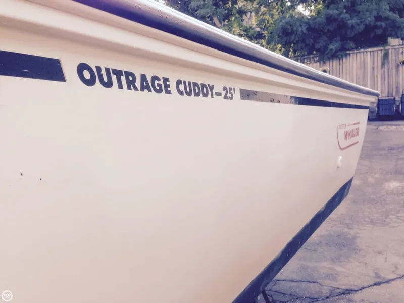 Slide: The Image of Boston Whaler Outrage 25 Cuddy 1985 - 6
