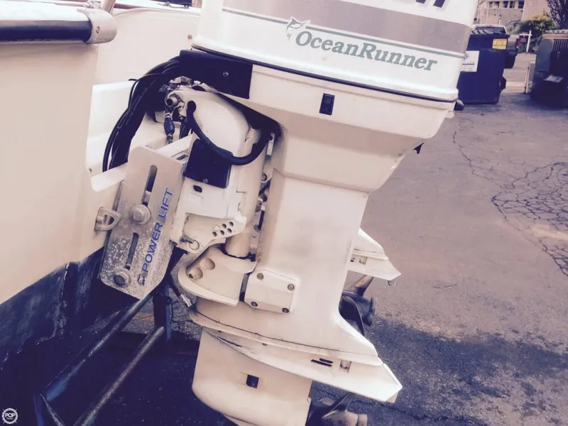 Slide: The Image of Boston Whaler Outrage 25 Cuddy 1985 - 7