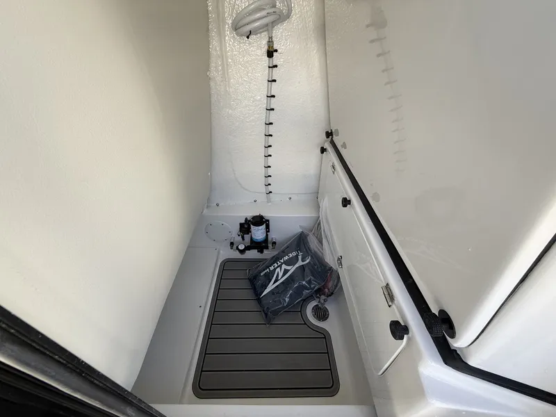 Slide: The Image of Tidewater 2700 Carolina Bay TWIN 300S-ONYX PKG 2026 - 17