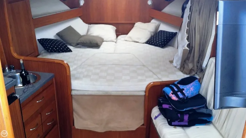 Slide: The Image of Luhrs 320 Open 2001 - 4