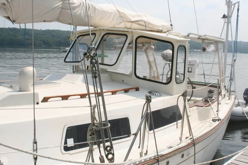 Slide: The Image of Cabot 36 Cutter Rig 1978 - 4