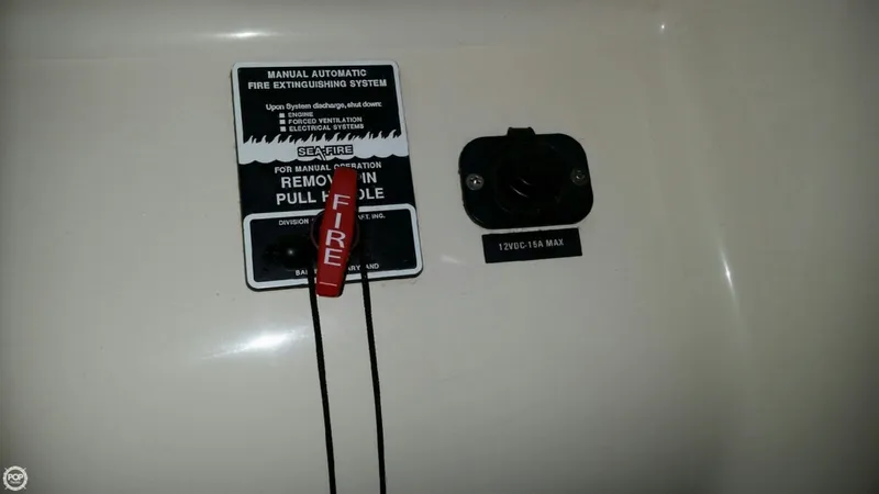 Slide: The Image of Sea Ray 215 Weekender 2005 - 11