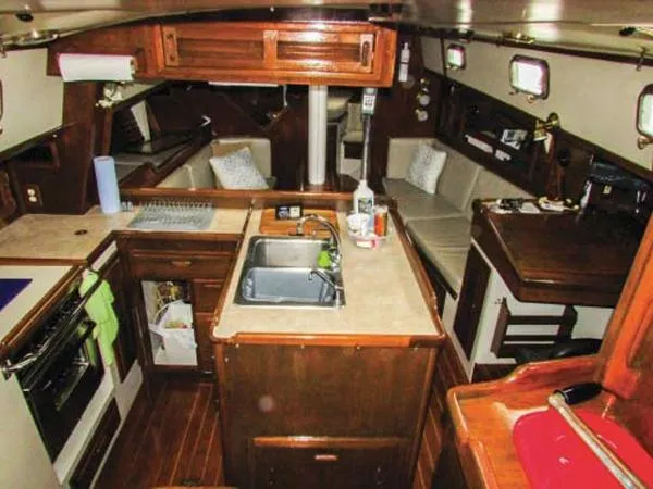 Slide: The Image of Pacific Seacraft Crealock 44 1990 - 2