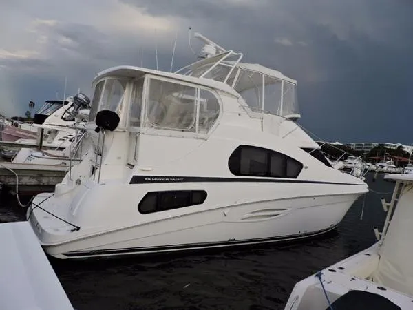 Slide: The Image of Silverton 39 Flybridge Motor Yacht 2004 - 0
