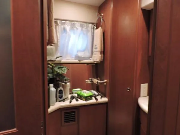 Slide: The Image of Silverton 39 Flybridge Motor Yacht 2004 - 10
