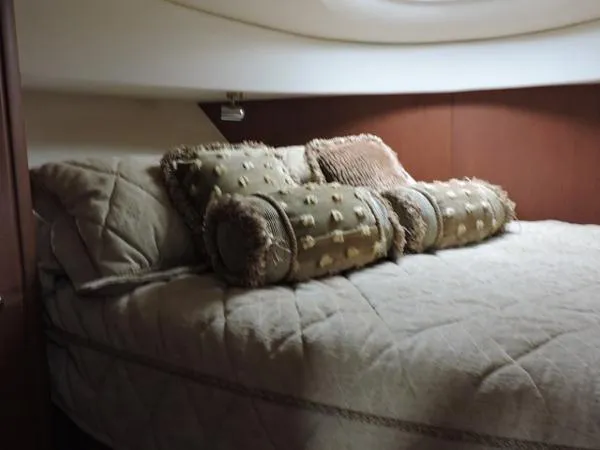 Slide: The Image of Silverton 39 Flybridge Motor Yacht 2004 - 6
