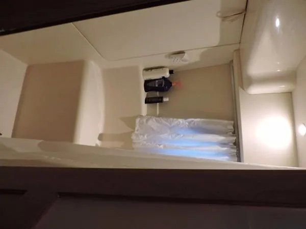 Slide: The Image of Silverton 39 Flybridge Motor Yacht 2004 - 8
