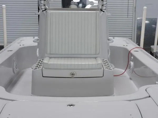 Slide: The Image of Yellowfin Center Console 2009 - 4