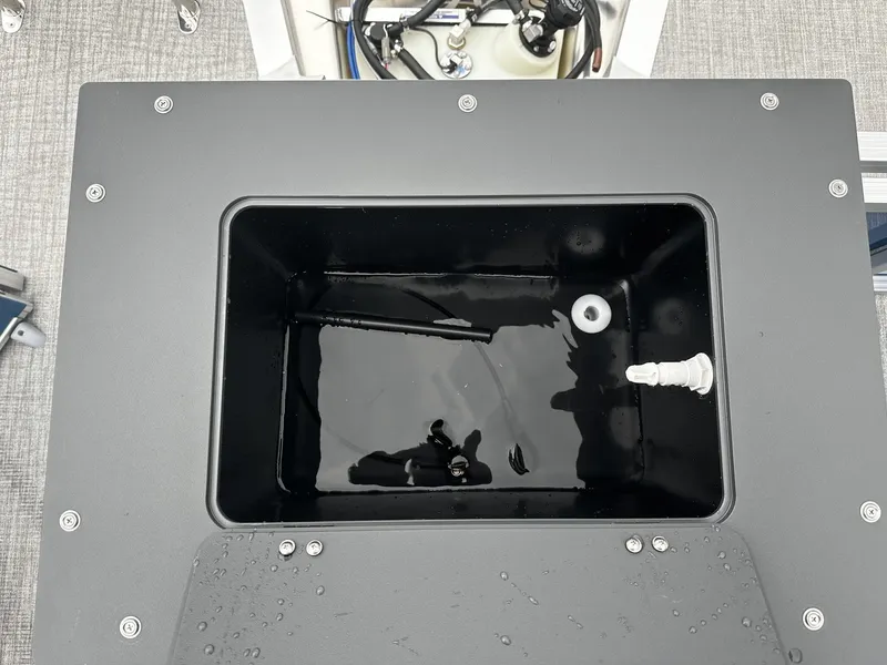 Slide: The Image of Avalon Venture 19 QUAD FISH-90HP 2026 - 10